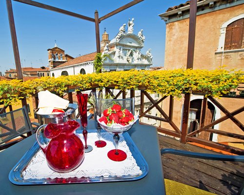 Click to enlarge Photo of Palazzo del Giglio-Residenza Alberghiera