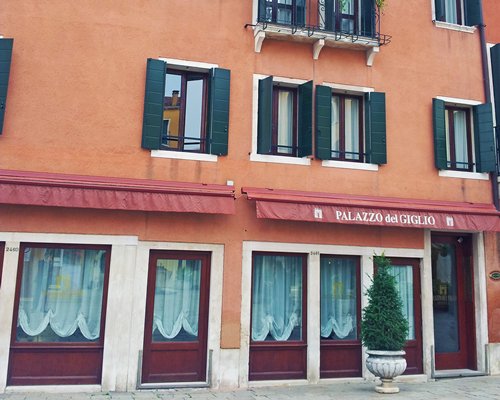 Click to enlarge Photo of Palazzo del Giglio-Residenza Alberghiera