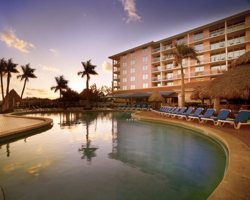 Photo de Palm Beach Shores Resort and Vacation Villas