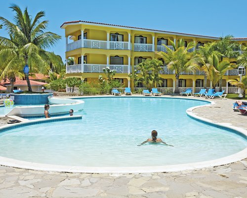 Kuva Tropical at LHVC Resort
